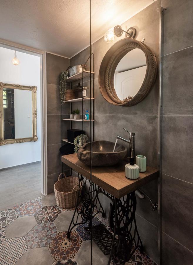 Maison Triantatria Plaka  Ngoại thất bức ảnh